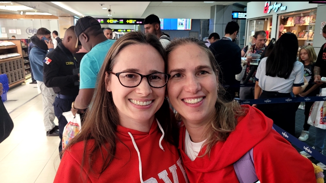 Sisters Reunite after Eight Years Separated by the Atlantic Ocean